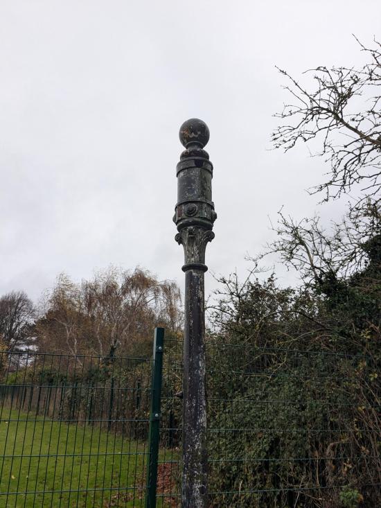 Cast Iron Lamppost?